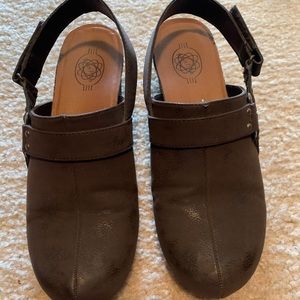 Clogs/Mules